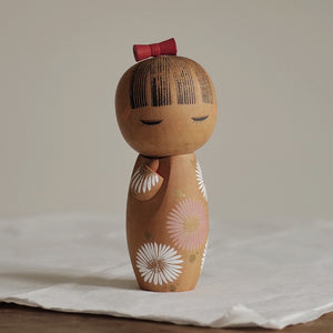 KOKESHI VINTAGE PAR RYOKA AOKI / 19 CM