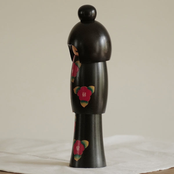 KOKESHI VINTAGE PAR MIYASHITA HAJIME / AVEC SA TABLETTE / 35,5 CM