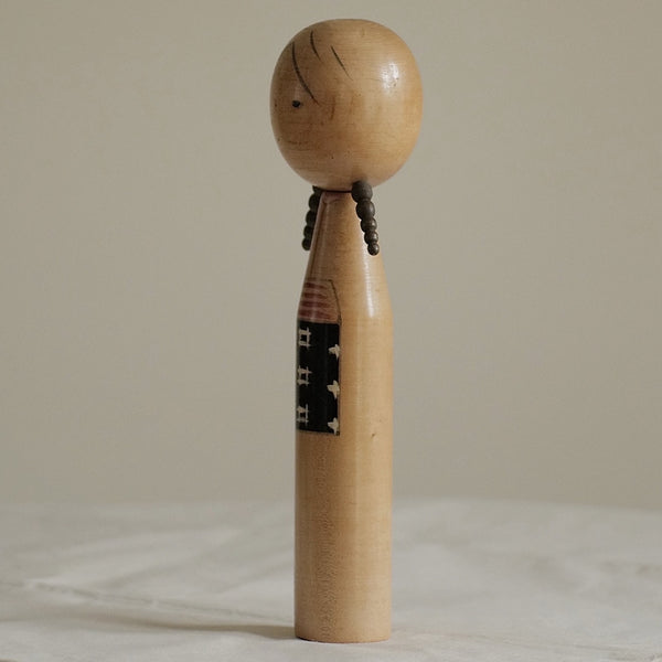 KOKESHI VINTAGE PAR SHIBATA EIKO / 29 CM