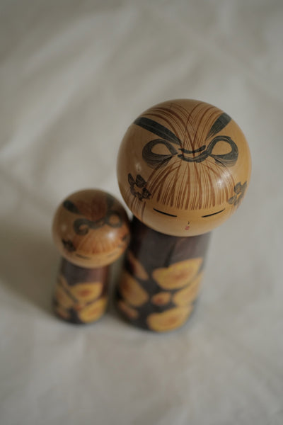 KOKESHI VINTAGE PAR SHIRAMINE / 24 CM