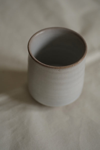 TASSE BLANC CASSÉ / TSUTSUMI-YAKI / KENBA KILN