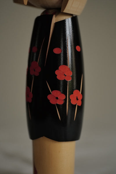 KOKESHI VINTAGE PAR MIYASHITA HAJIME / 23,5 CM