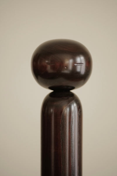 KOKESHI MONOCHROME VINTAGE PAR USABURO / 33 CM