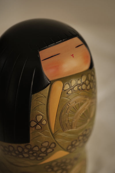 KOKESHI VINTAGE PAR YOSHIDA TAKASHI / AVEC SA BOÎTE ET SA TABLETTE / MASSIVE / 25 CM