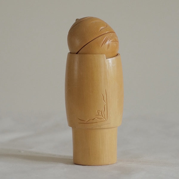 KOKESHI VINTAGE PAR SUIZAN SHINOBU / 17,5 CM