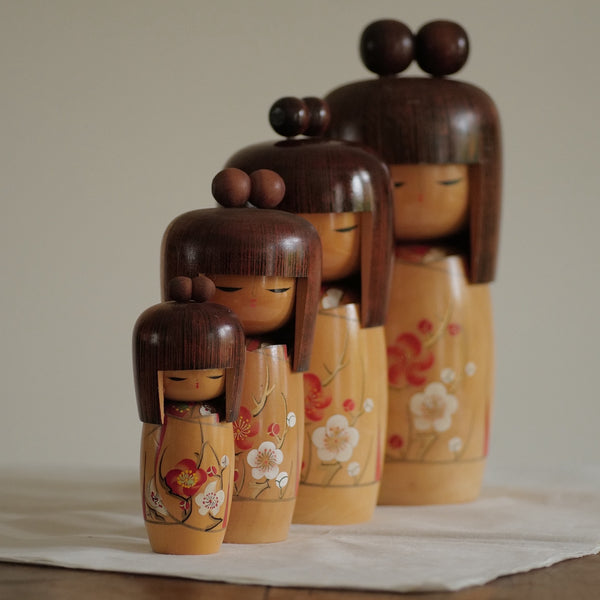 KOKESHI VINTAGE "HARU NO YUME” PAR TANAKA SHIGEMI / 22,5 CM