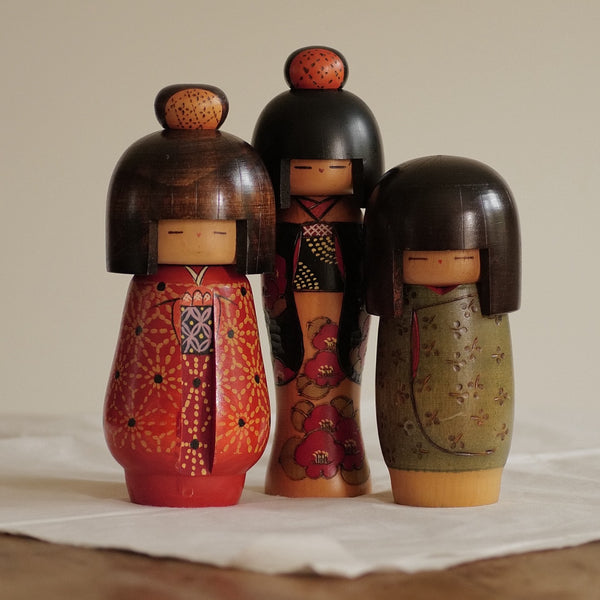 KOKESHI VINTAGE PAR TAKAMIZAWA KAZUO / 22 CM