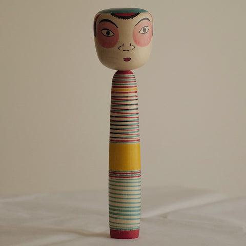 Vintage japonais Kokeshi Poupée en bois poupée Kokeshi Vintage japonais Kokeshi Poupée en bois poupée Kokeshi