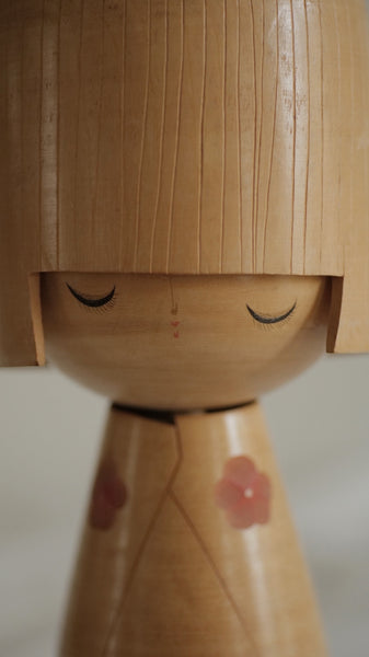 KOKESHI VINTAGE PAR IZUMI UEDA / 25,5 CM