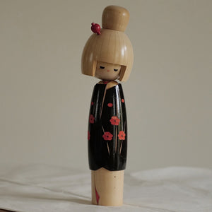 KOKESHI VINTAGE PAR MIYASHITA HAJIME / 32,5 CM