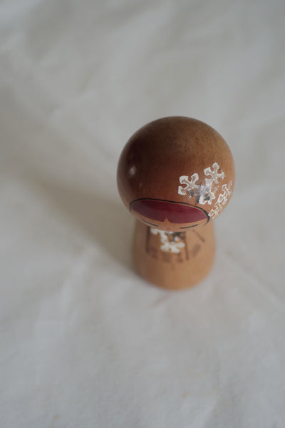 KOKESHI VINTAGE PAR KATO MASAMI / 11,5 CM