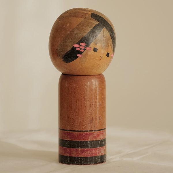 KOKESHI VINTAGE PAR SATO TAKESHI / 23,5 CM