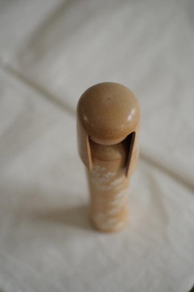 KOKESHI VINTAGE MIYAJIMA MUHITSU / 21 CM