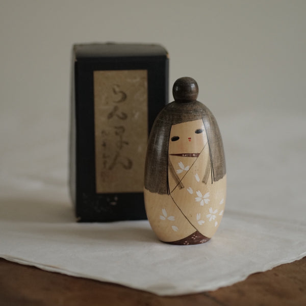 KOKESHI VINTAGE PAR KATO MASAMI / AVEC SA BOÎTE / 12,5 CM