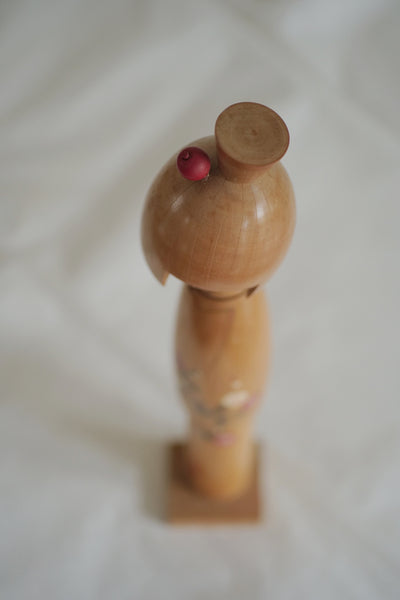 KOKESHI VINTAGE PAR MIYASHITA HAJIME / 33,5 CM