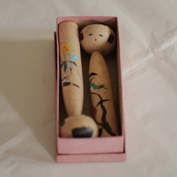 DUO DE KOKESHI VINTAGE / AVEC LEUR BOÎTE / 15,5 CM