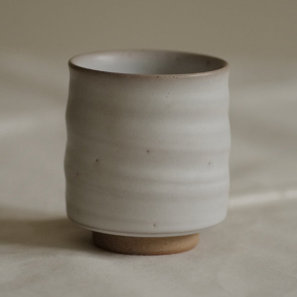 TASSE BLANC CASSÉ / TSUTSUMI-YAKI / KENBA KILN