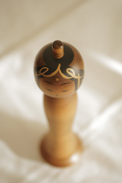 KOKESHI VINTAGE KANNON PAR KATO KUEN / 34,5 CM