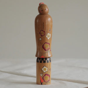 KOKESHI  VINTAGE PAR YAJIMA SUIHO / 23,5 CM