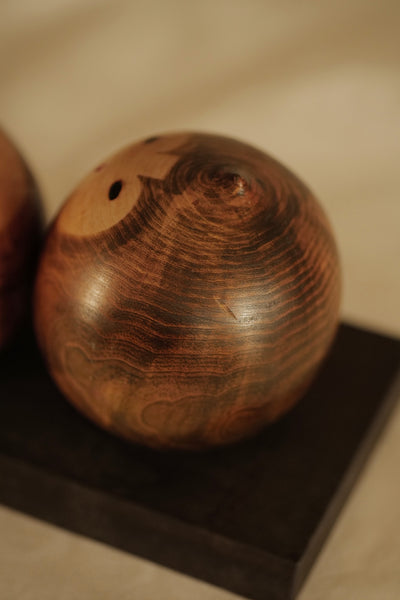 DUO DE KOKESHI VINTAGES PAR YAMANAKA SANPEI  / AVEC LEUR SOCLE / 10 CM