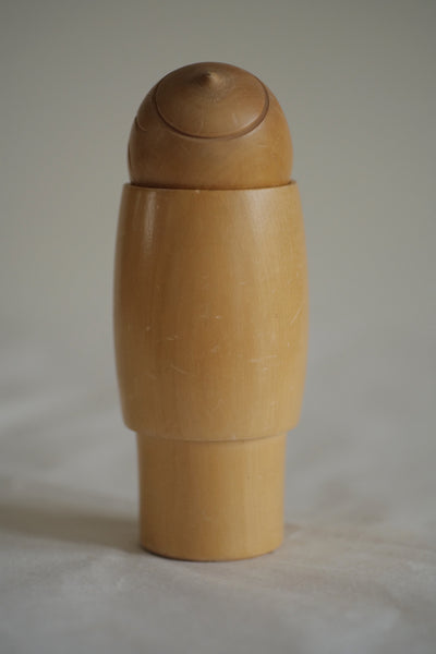 KOKESHI VINTAGE PAR SUIZAN SHINOBU / 17,5 CM