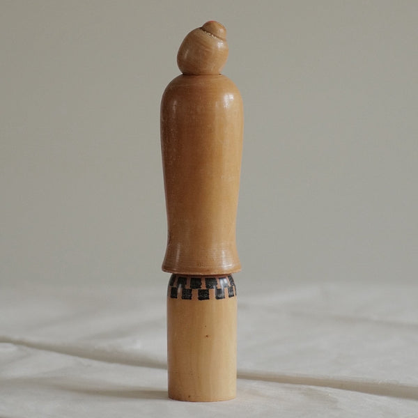 KOKESHI  VINTAGE PAR YAJIMA SUIHO / 23,5 CM