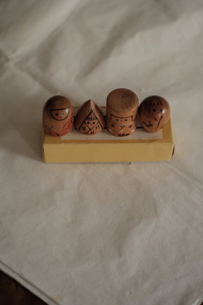 KOKESHI VINTAGE QUATRES SAISONS PAR RYOICHI / AVEC LEUR BOÎTE