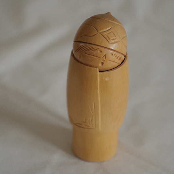 KOKESHI VINTAGE PAR SUIZAN SHINOBU / 17,5 CM