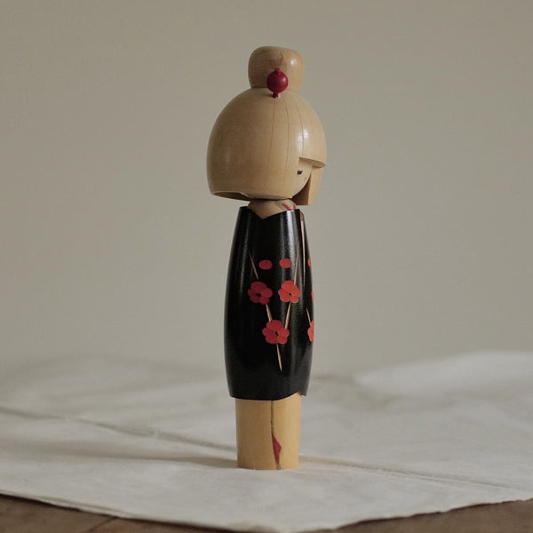 KOKESHI VINTAGE PAR MIYASHITA HAJIME / 23,5 CM