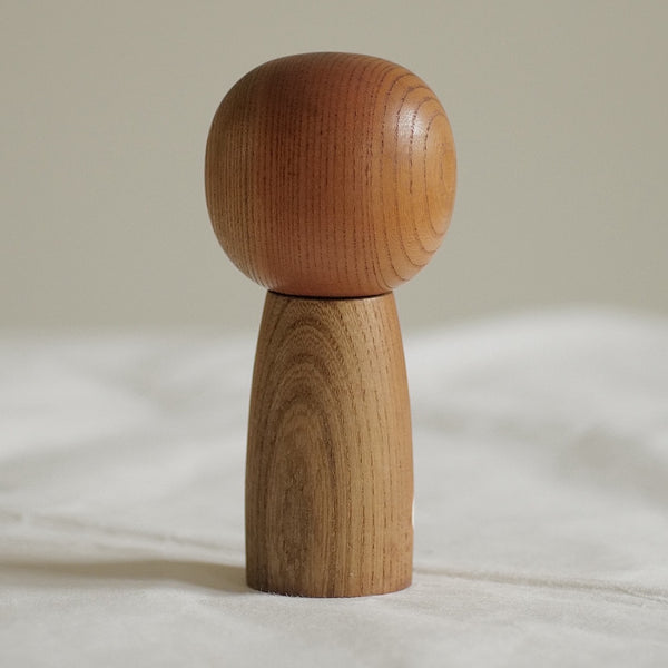 KOKESHI VINTAGE PAR KATO MASAMI / 14 CM