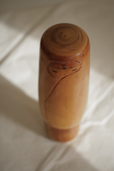 KOKESHI VINTAGE PAR MURAKAMI KENICHI / 29,5 CM