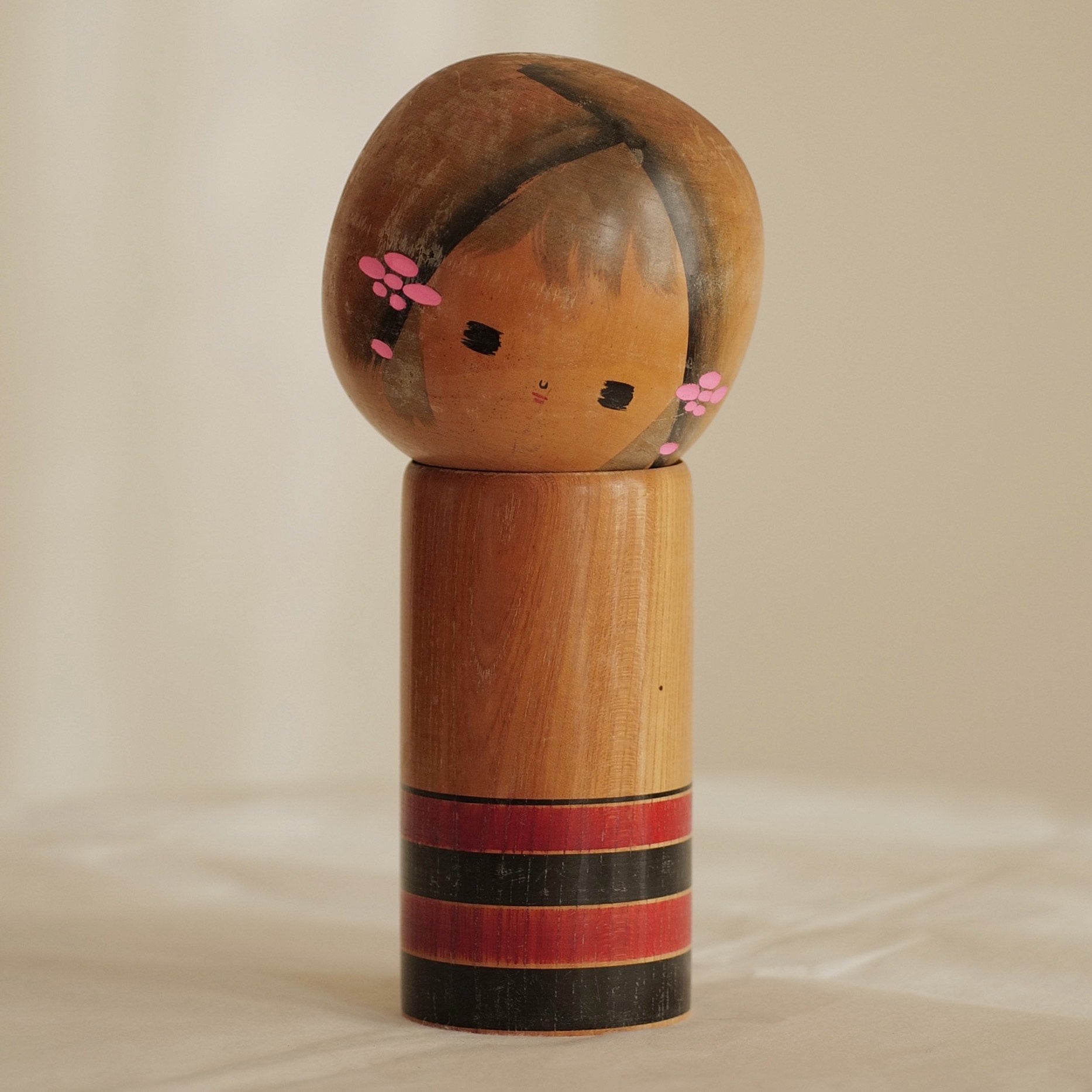 KOKESHI VINTAGE PAR SATO TAKESHI / 23,5 CM