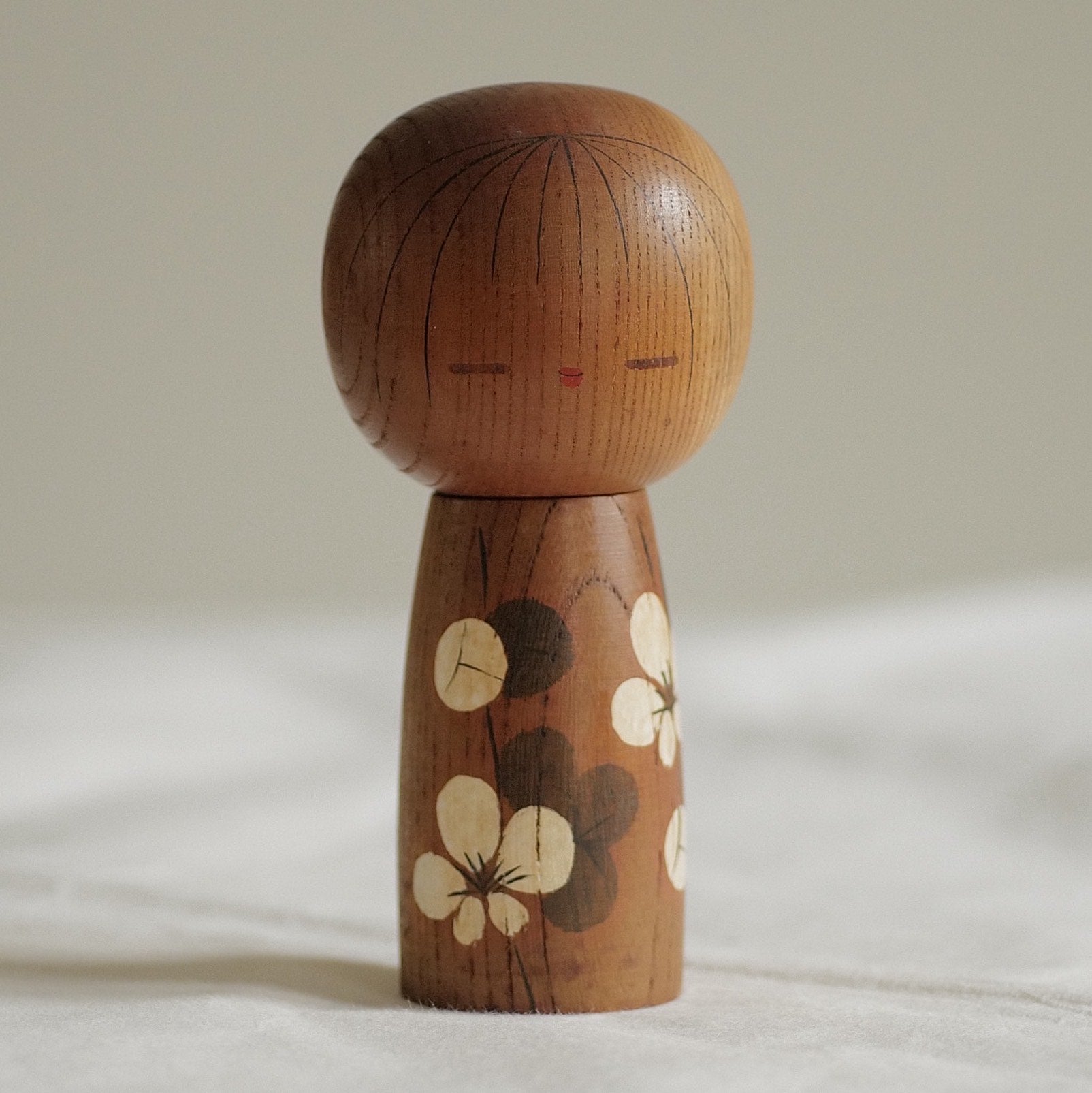 KOKESHI VINTAGE PAR KATO MASAMI / 14 CM