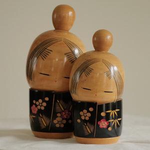 DUO DE KOKESHI VINTAGE MASSIVE PAR SATO SUIGAI