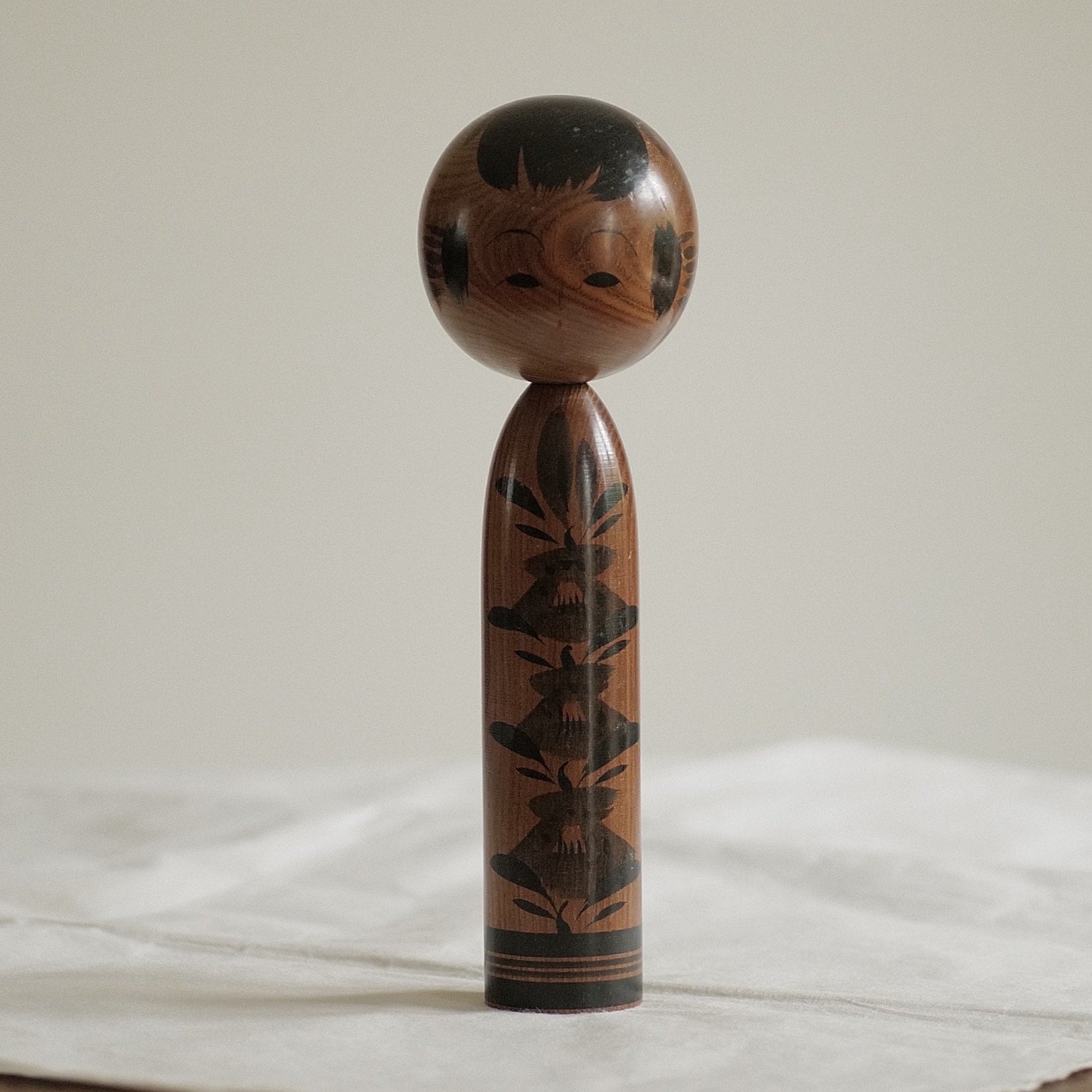 KOKESHI VINTAGE SHINGATA PAR HAMATSU CHIYOKO / 24 CM