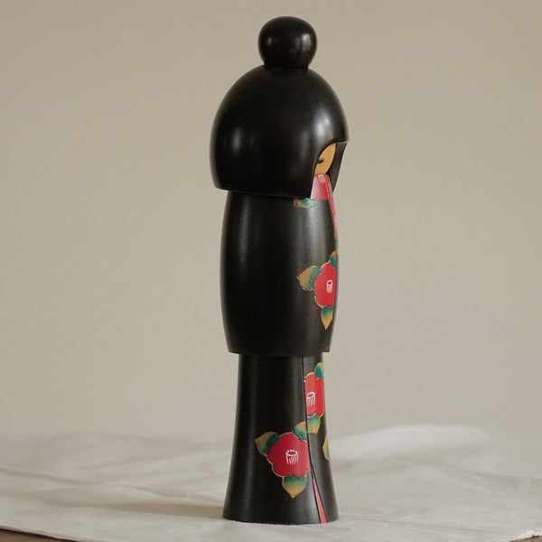 KOKESHI VINTAGE PAR MIYASHITA HAJIME / AVEC SA TABLETTE / 35,5 CM