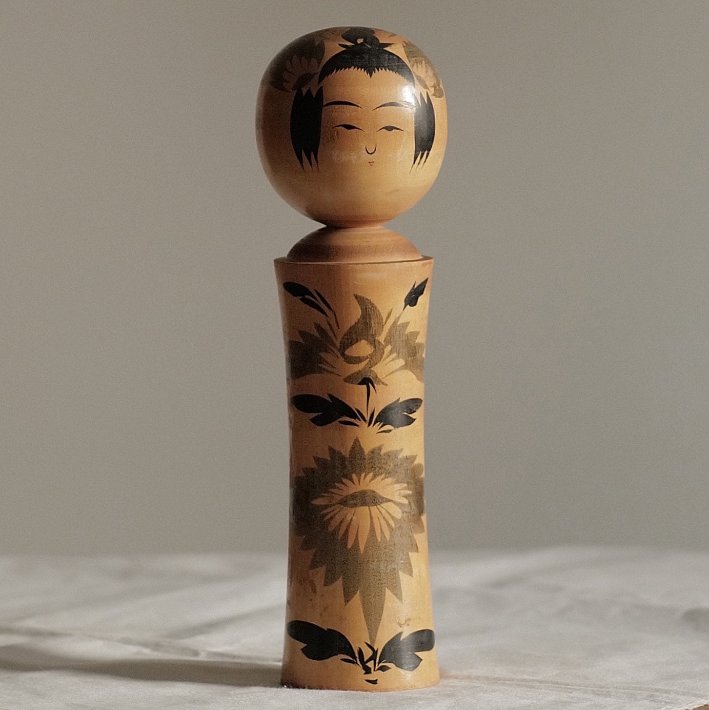 KOKESHI NARUKO VINTAGE MONOCHROME PAR HAYASAKA SETSUKO / 30 CM