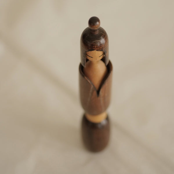 KOKESHI VINTAGE PAR SHOZAN SHIDO / 18 cm