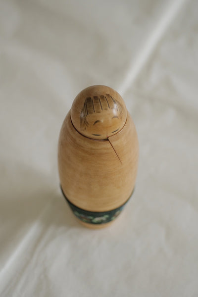 KOKESHI VINTAGE PAR UEDA IZUMI / 16 CM