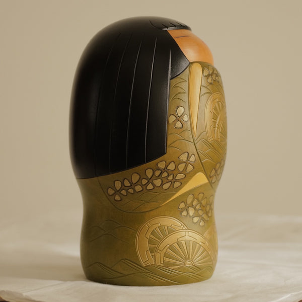 KOKESHI VINTAGE PAR YOSHIDA TAKASHI / AVEC SA TABLETTE / MASSIVE / 25 CM