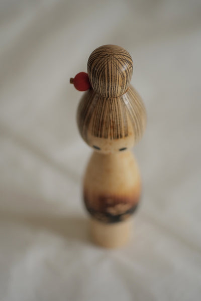 KOKESHI VINTAGE PAR ISAMU YAMAKAWA / 18 CM