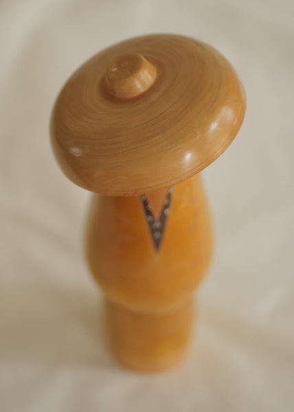 KOKESHI VINTAGE PAR KISHI SADAO / 25,5 CM