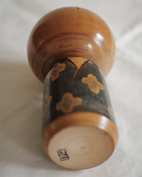 KOKESHI VINTAGE PAR MURAKAMI KENICHI / 22,5 CM