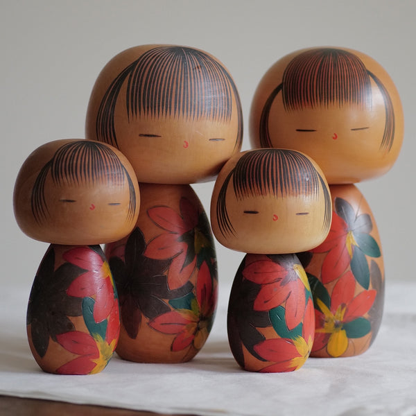 KOKESHI VINTAGE PAR KAWASE YUJI / 23 CM