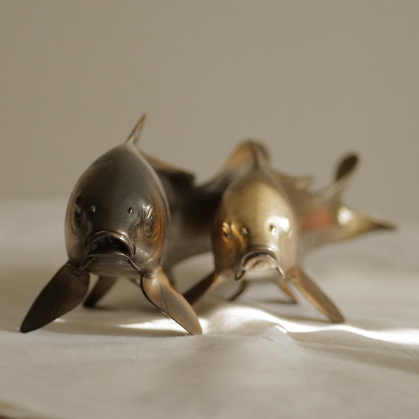 OKIMONO COUPLE DE CARPES EN BRONZE PAR NOBUMITSU