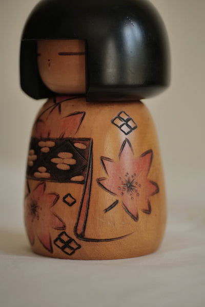 KOKESHI VINTAGE PAR FUJIKAWA MASAE / 18,5 CM