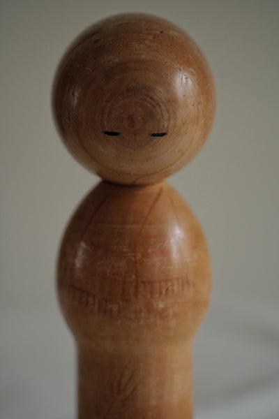 KOKESHI VINTAGE PAR MIYASHITA HAJIME / 21,5 CM