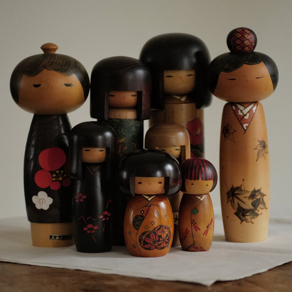 KOKESHI VINTAGE PAR USABURO / 31 CM