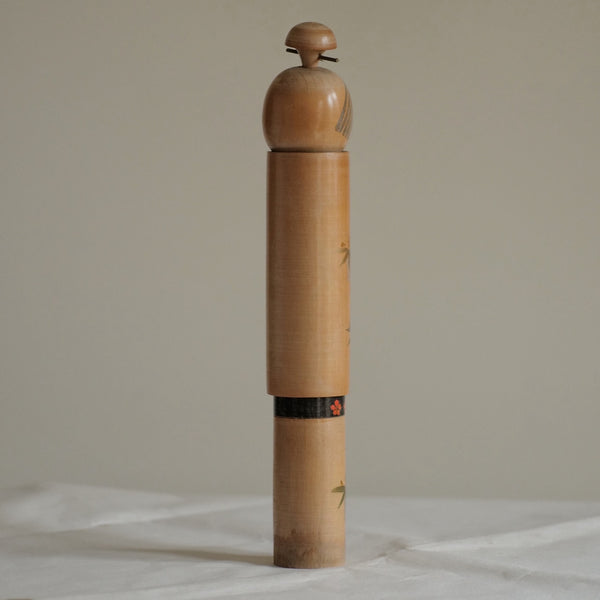 KOKESHI VINTAGE PAR SATO SUIGAI / 37 CM