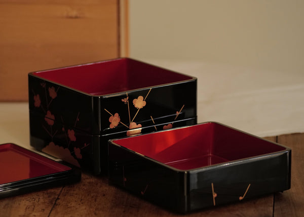 JUBAKO VINTAGE EN BOIS LAQUÉ / 3 ÉTAGES